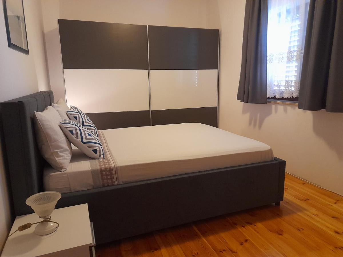 Villa Milan Vinkuran Bagian luar foto