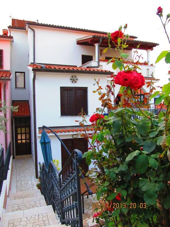 Villa Milan Vinkuran Bagian luar foto