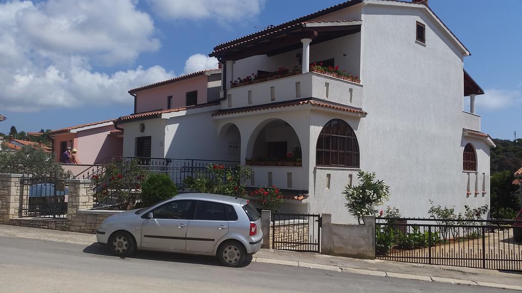 Villa Milan Vinkuran Bagian luar foto